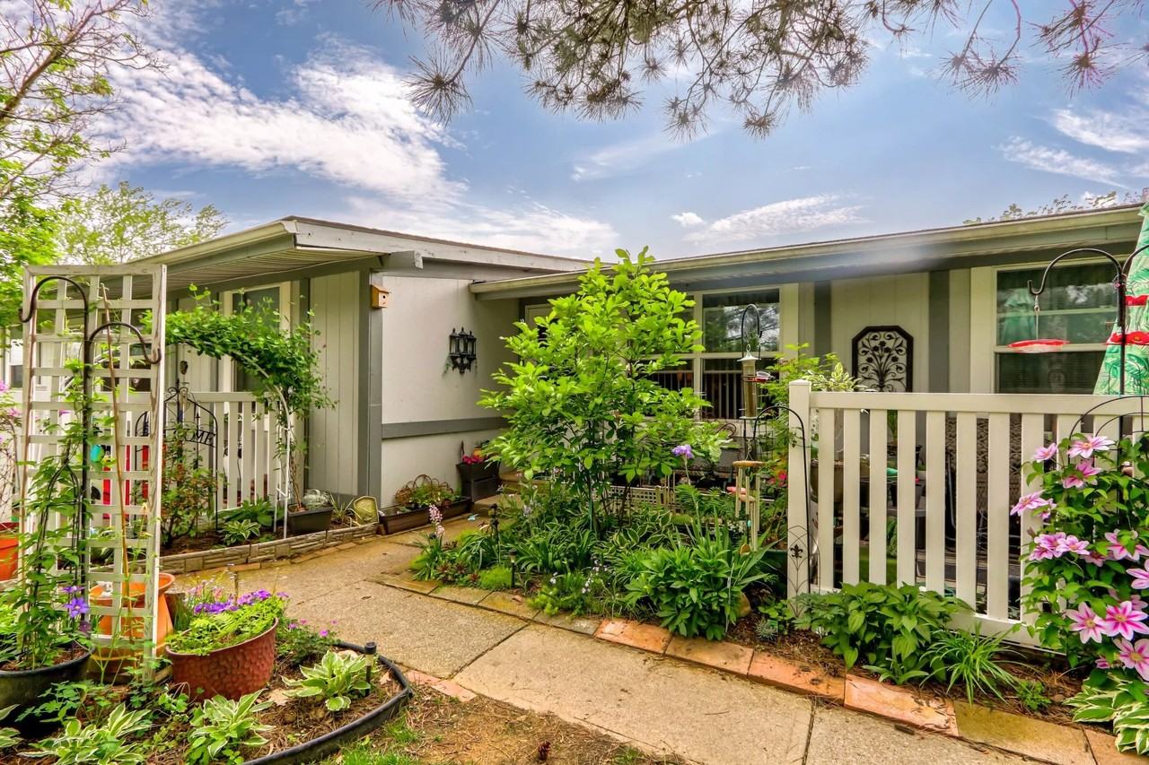 Carriage Hill Apartments - Photo 3 of 17