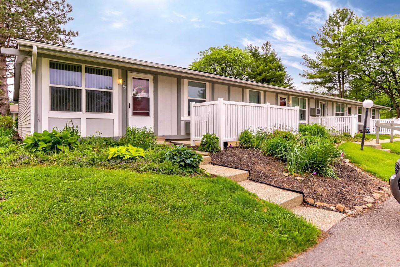 Carriage Hill Apartments - Photo 4 of 17