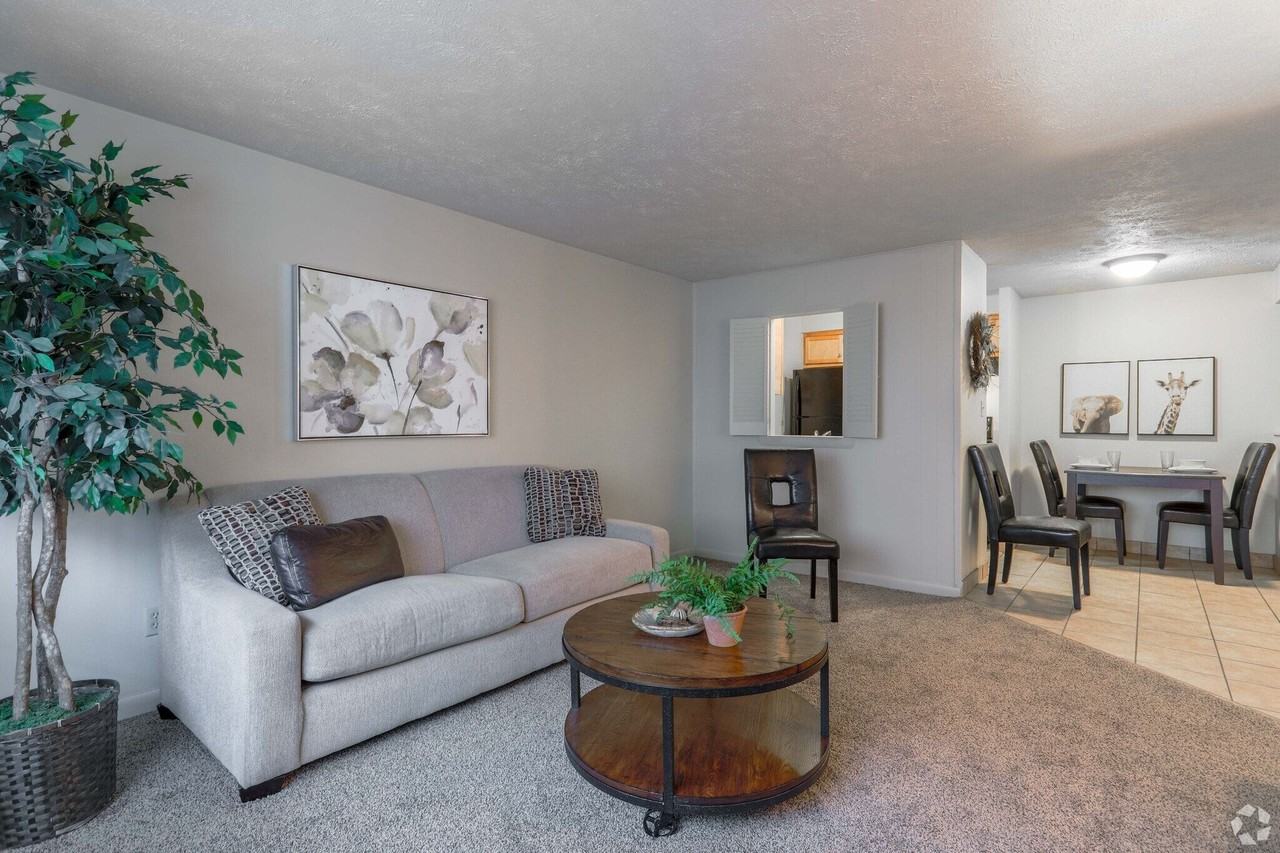 Chamberlain I & II Apartments - Photo 5 of 47