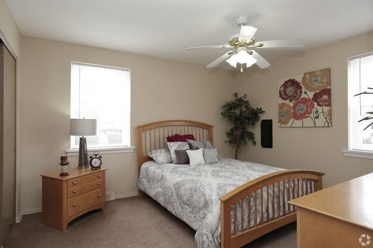 Ellacott Parkway Apartments - Photo 7 of 50