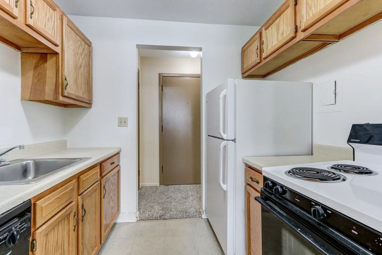 Ellacott Parkway Apartments - Photo 6 of 50