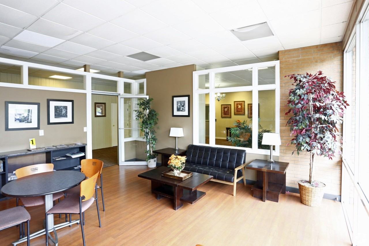 Executive Towers Apartments - Photo 5 of 50