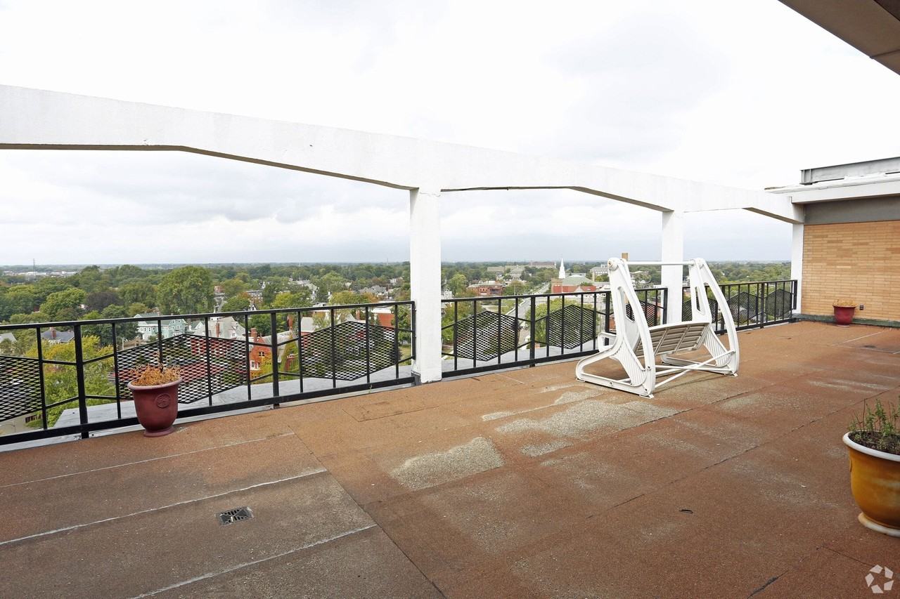 Executive Towers Apartments - Photo 7 of 50