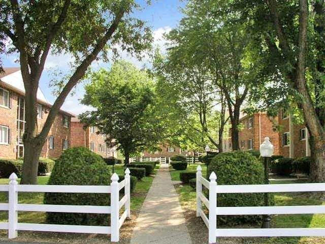 Magnolia Pointe Apartments - Photo 2 of 7