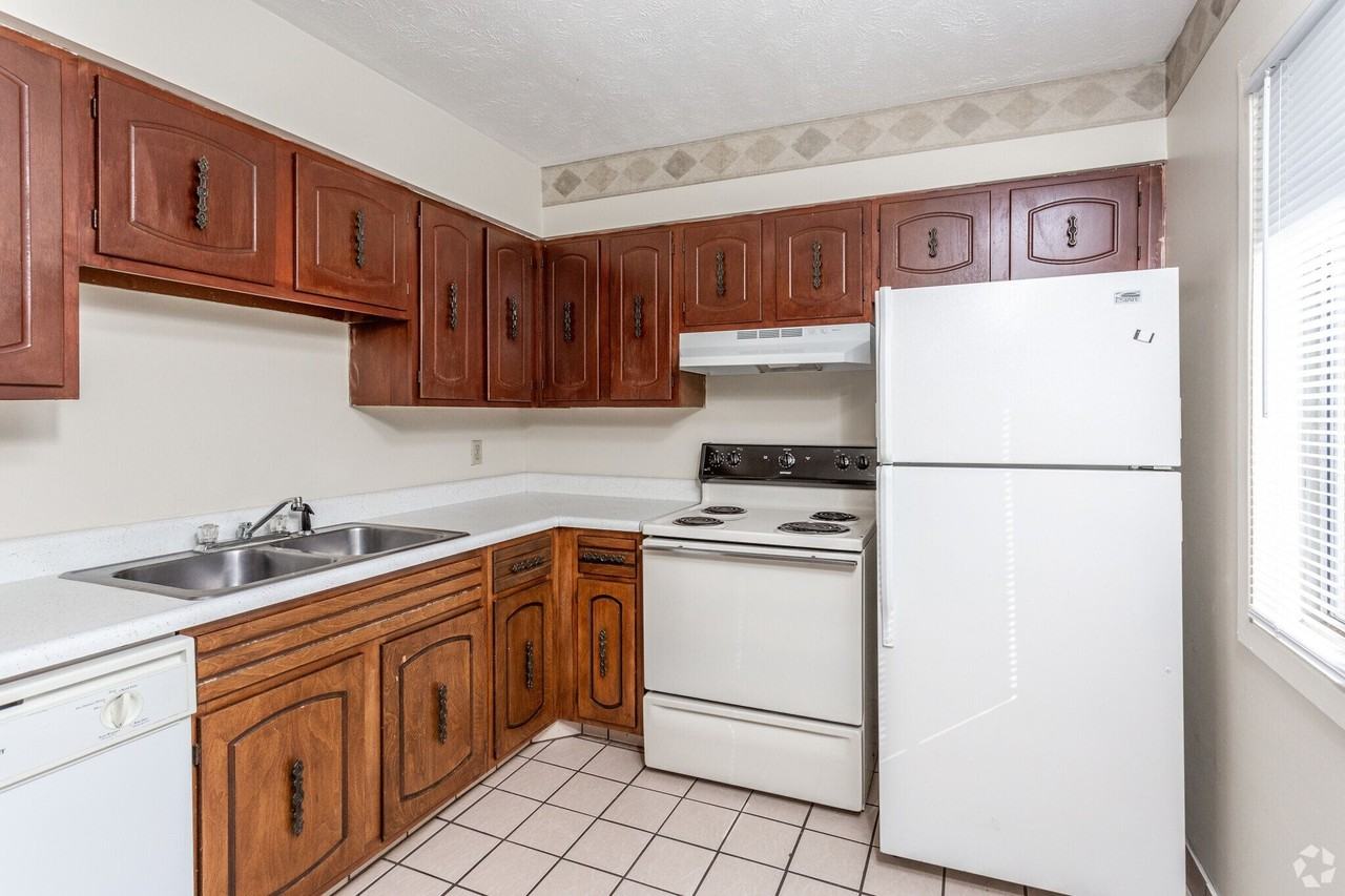 Nottingham Court Apartments - Photo 3 of 48