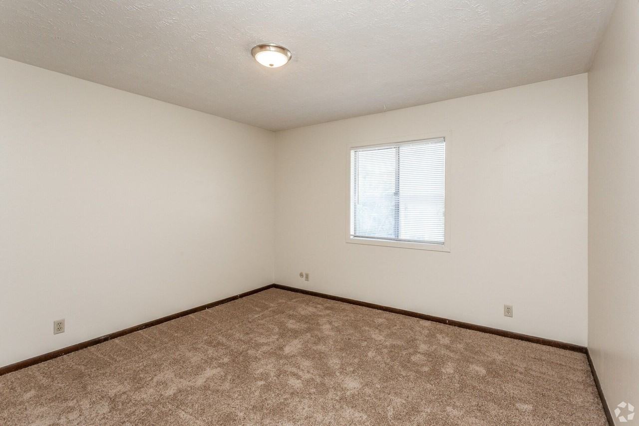 Nottingham Court Apartments - Photo 4 of 48