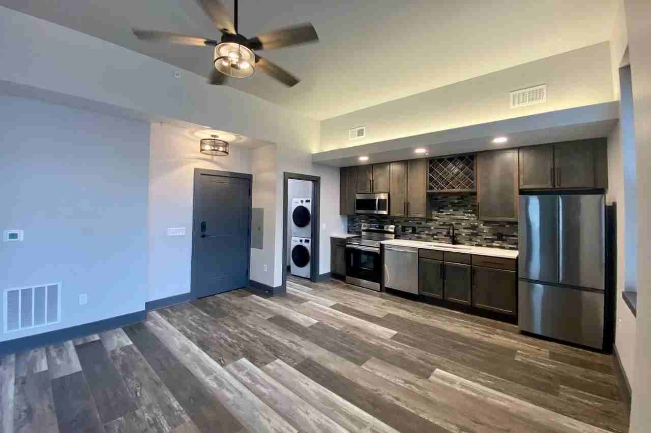 The Vibe Apartments - Photo 3 of 18