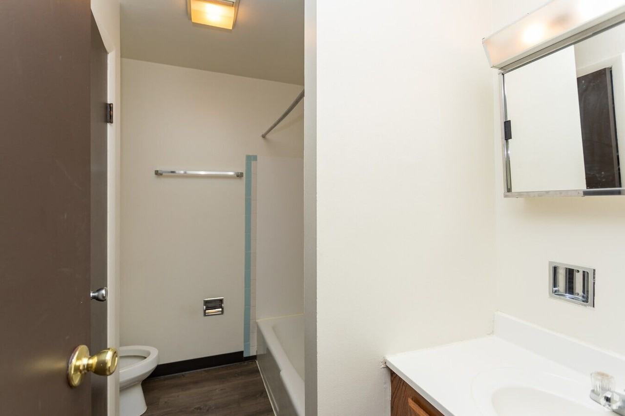 The Vue @ 214 Apartments - Photo 3 of 18