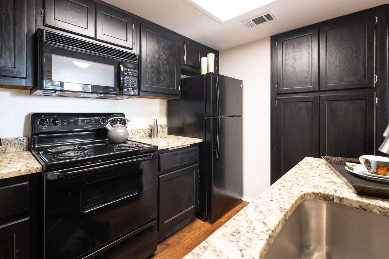 Whispering Hills Apartments - Photo 3 of 41