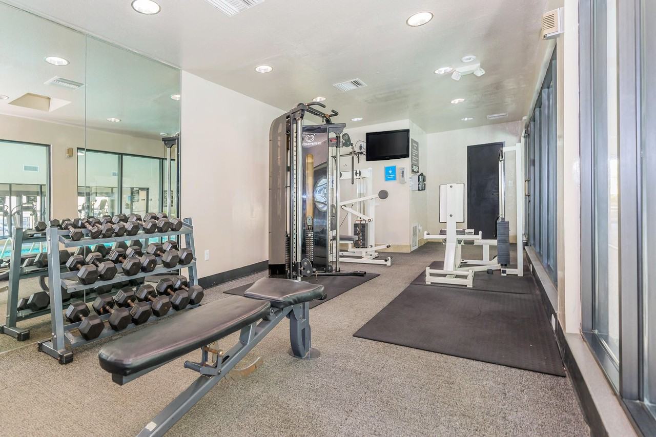 Whispering Hills Apartments - Photo 6 of 41