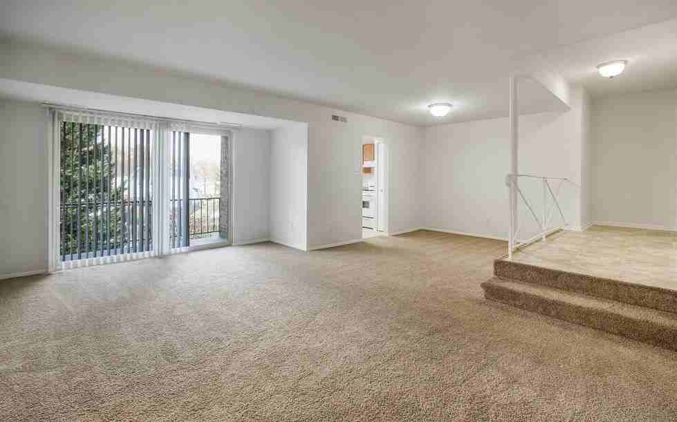 Barclay Square Apartments - Photo 7 of 32