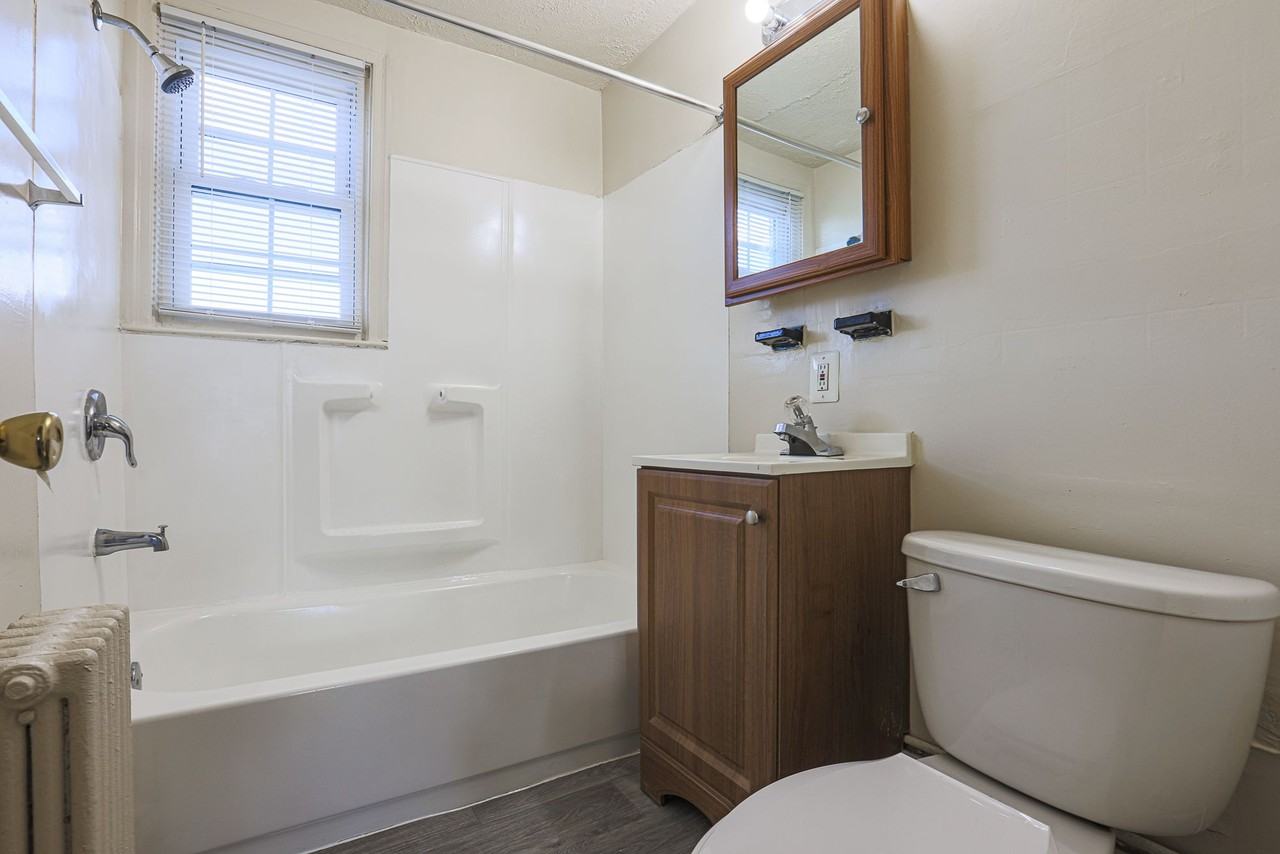 Baybrook Village Apartments - Photo 7 of 19