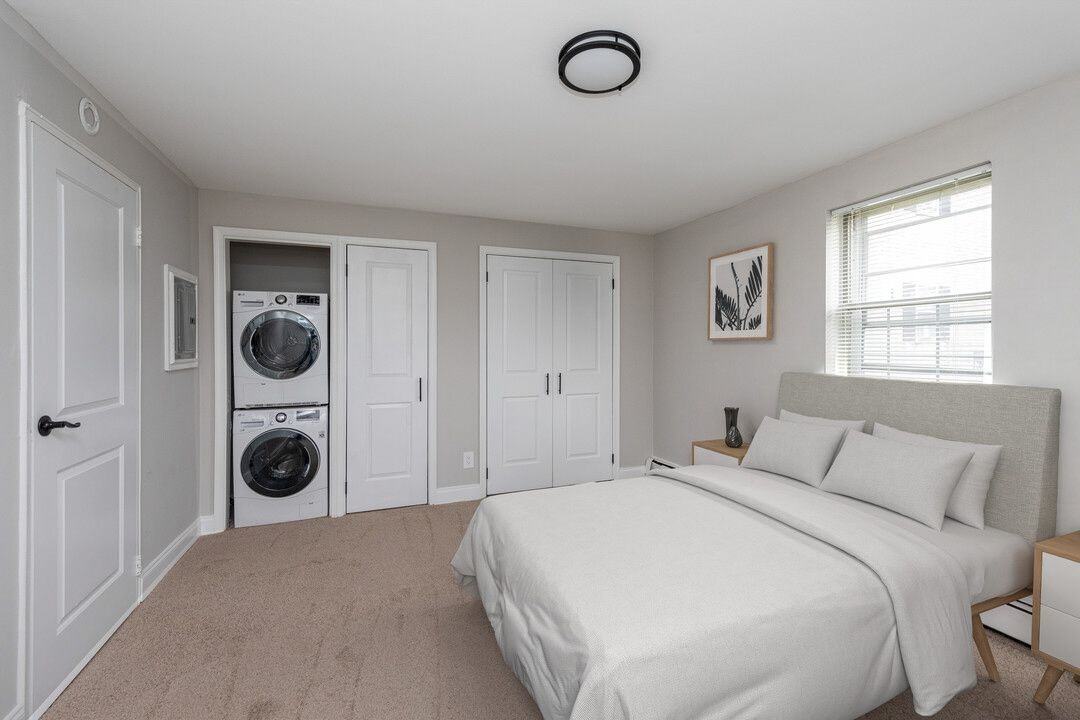 Canterbury Apartments - Photo 4 of 14