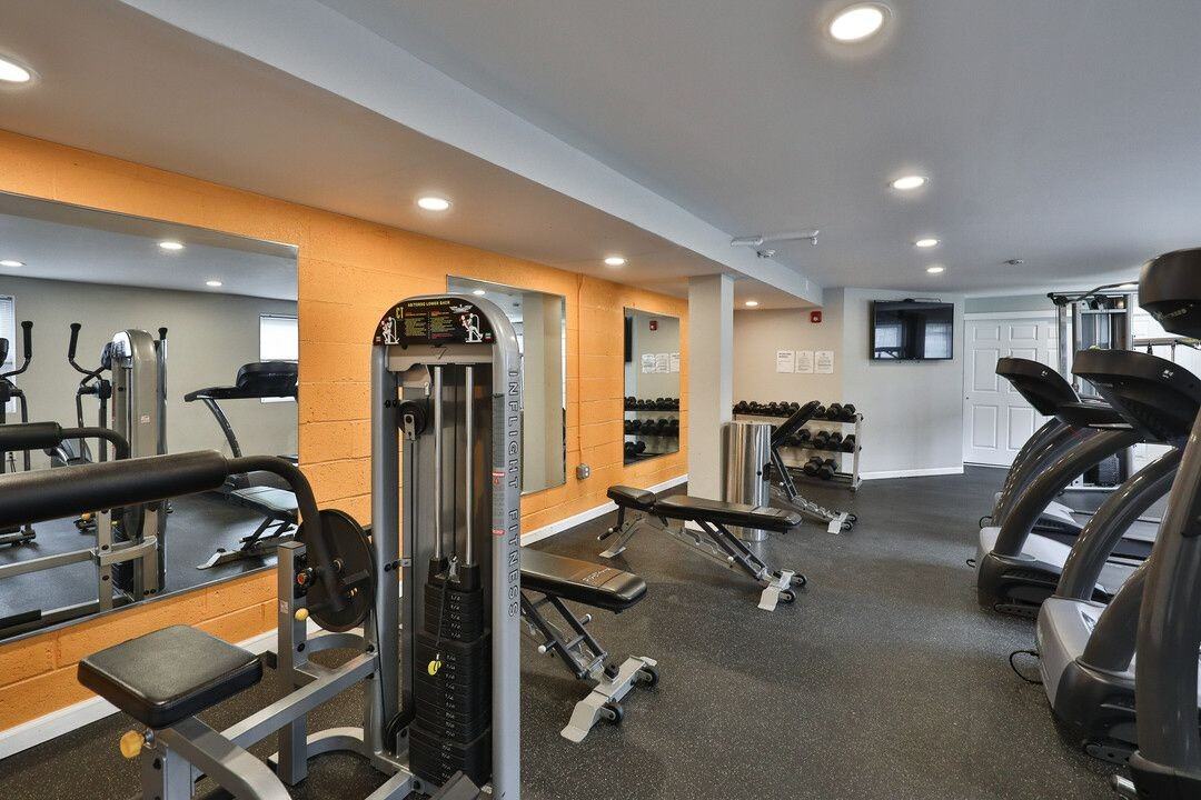 Canterbury Apartments - Photo 6 of 14