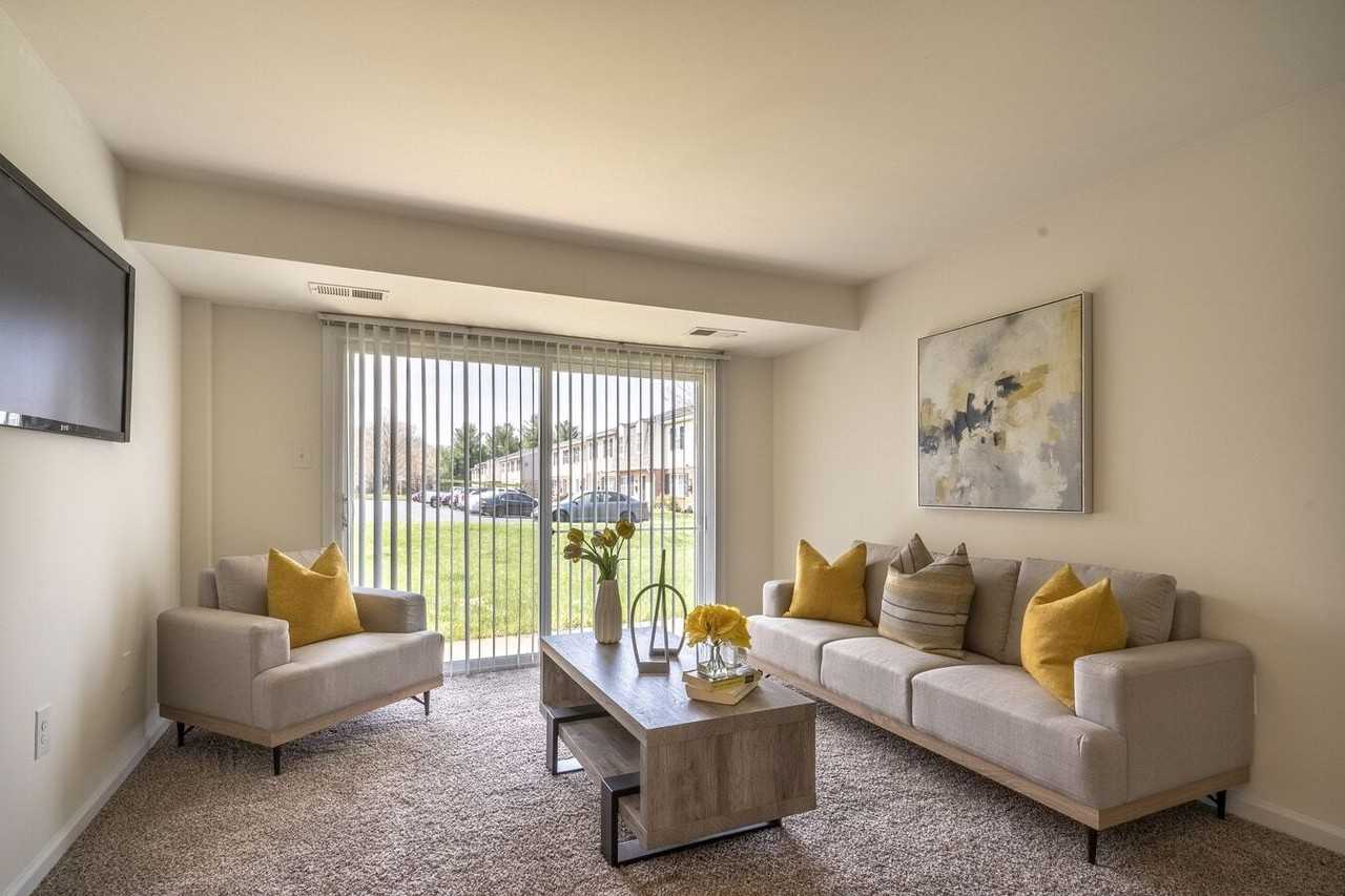 Middlebrooke Apartments - Photo 7 of 31