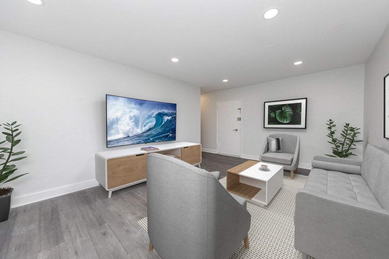 Oxford Apartments - Photo 3 of 26