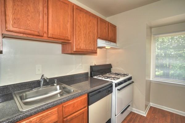 Townley Apartments - Photo 7 of 44