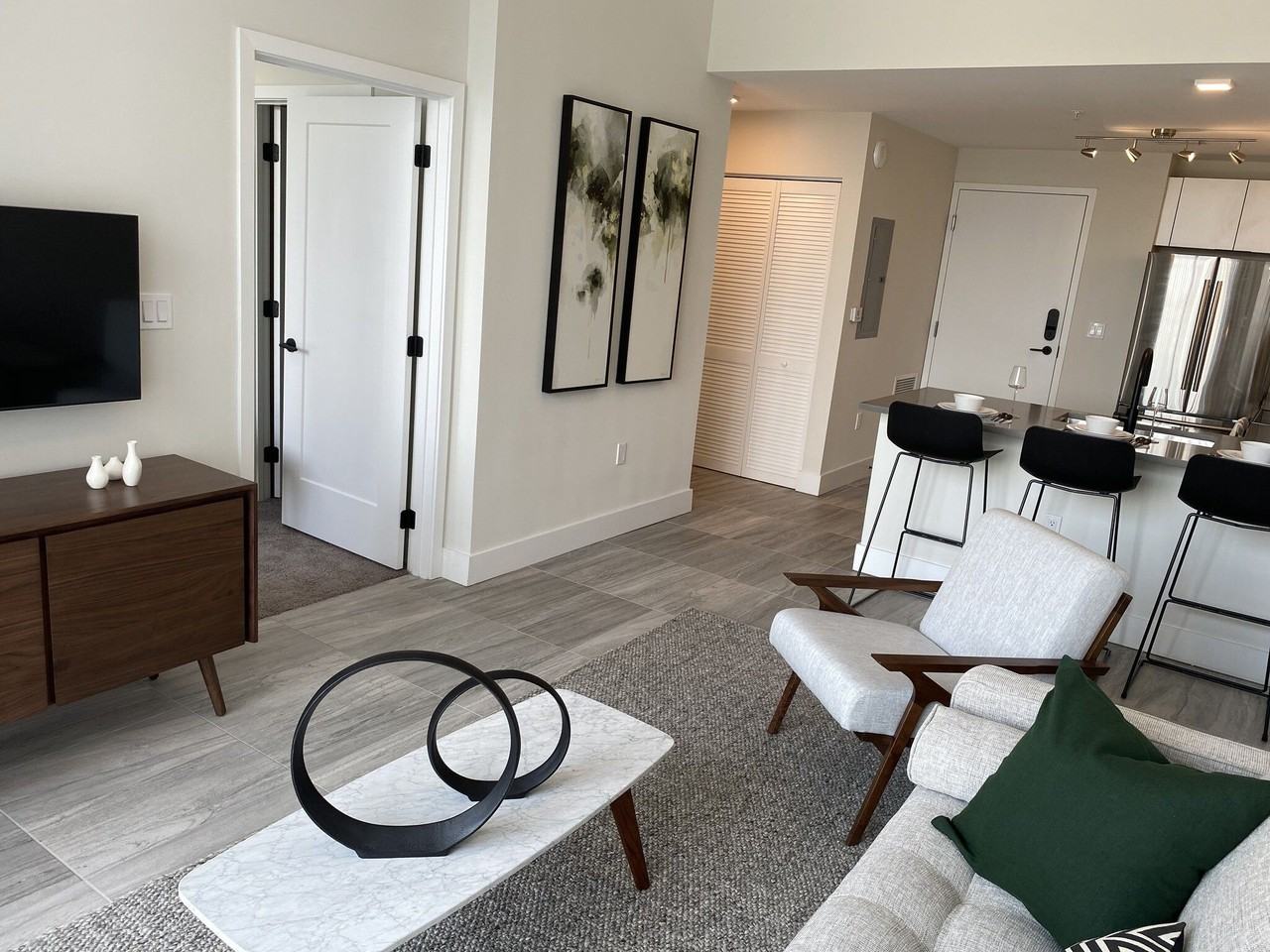 Avery Dania Pointe Apartments - Photo 6 of 35