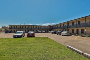 Coral Manor Apartments - Photo 1 of 1