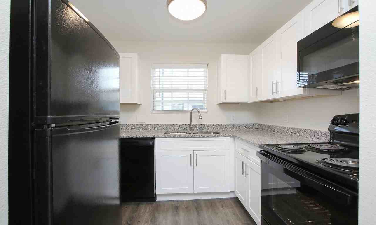 Crossings at Alderson Apartments - Photo 4 of 19