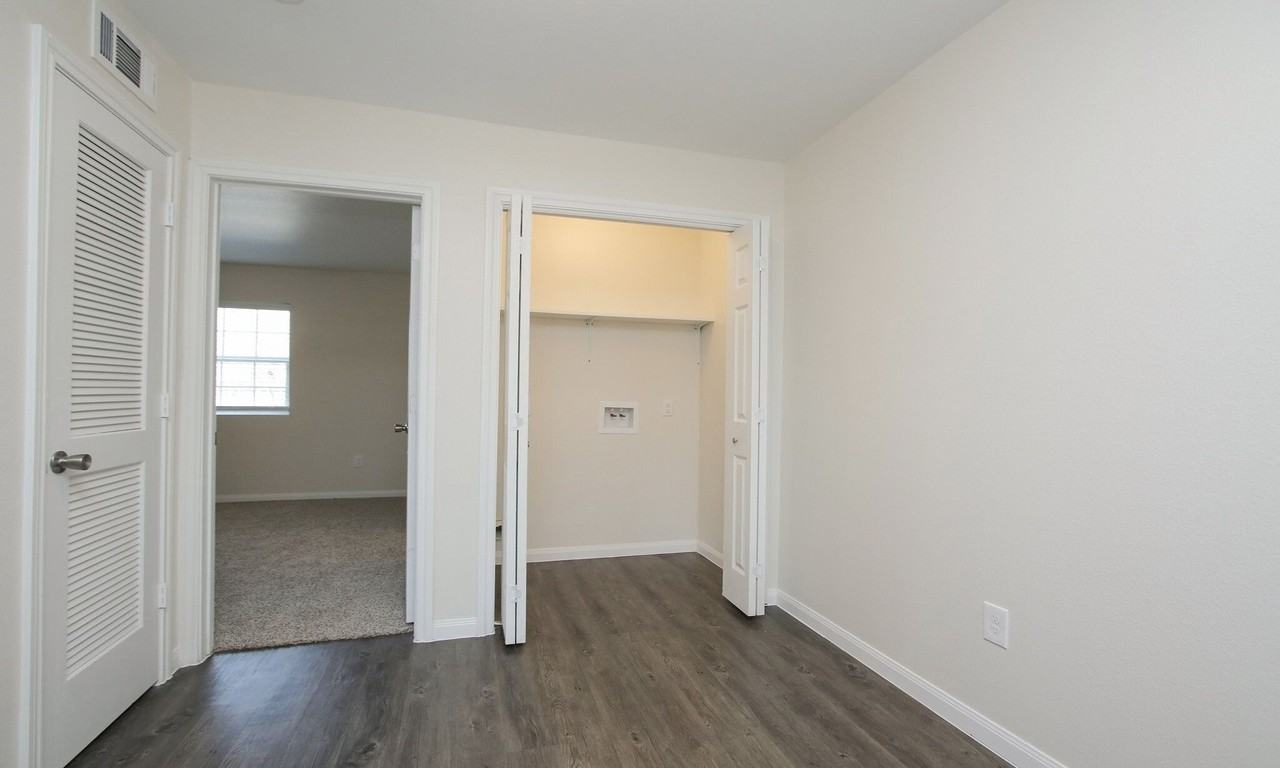 Crossings at Alderson Apartments - Photo 6 of 19