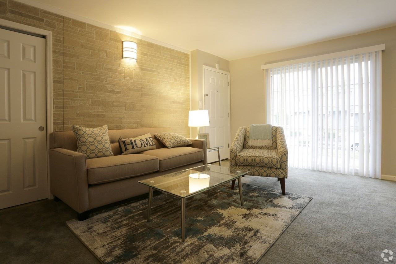 Chestnut Lane Apartments - Photo 6 of 37