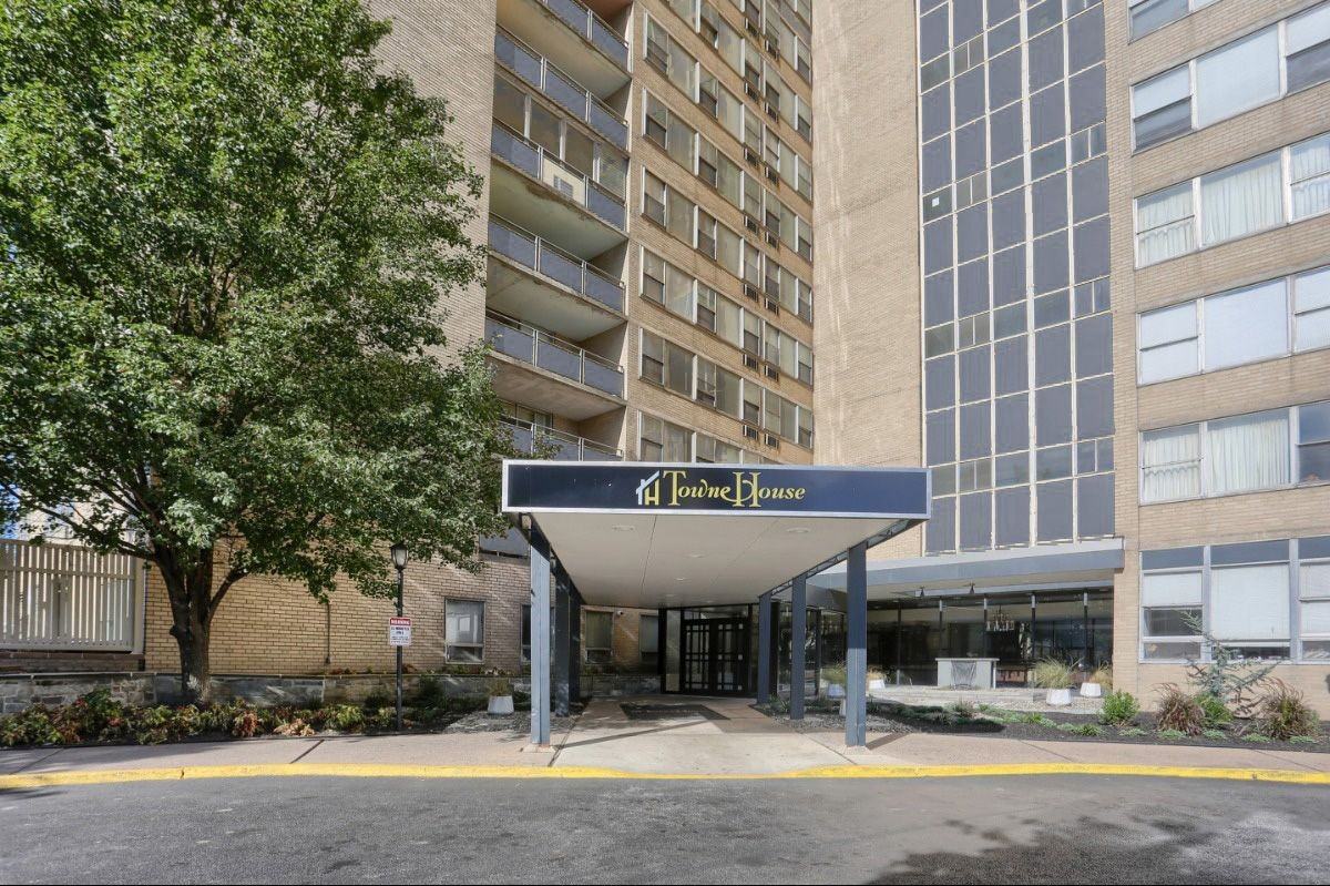 Towne House Apartments - Photo 2 of 25