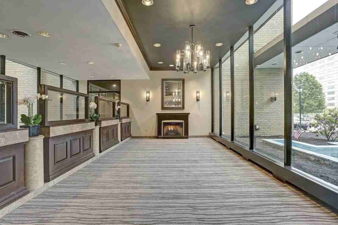 Towne House Apartments - Photo 7 of 25