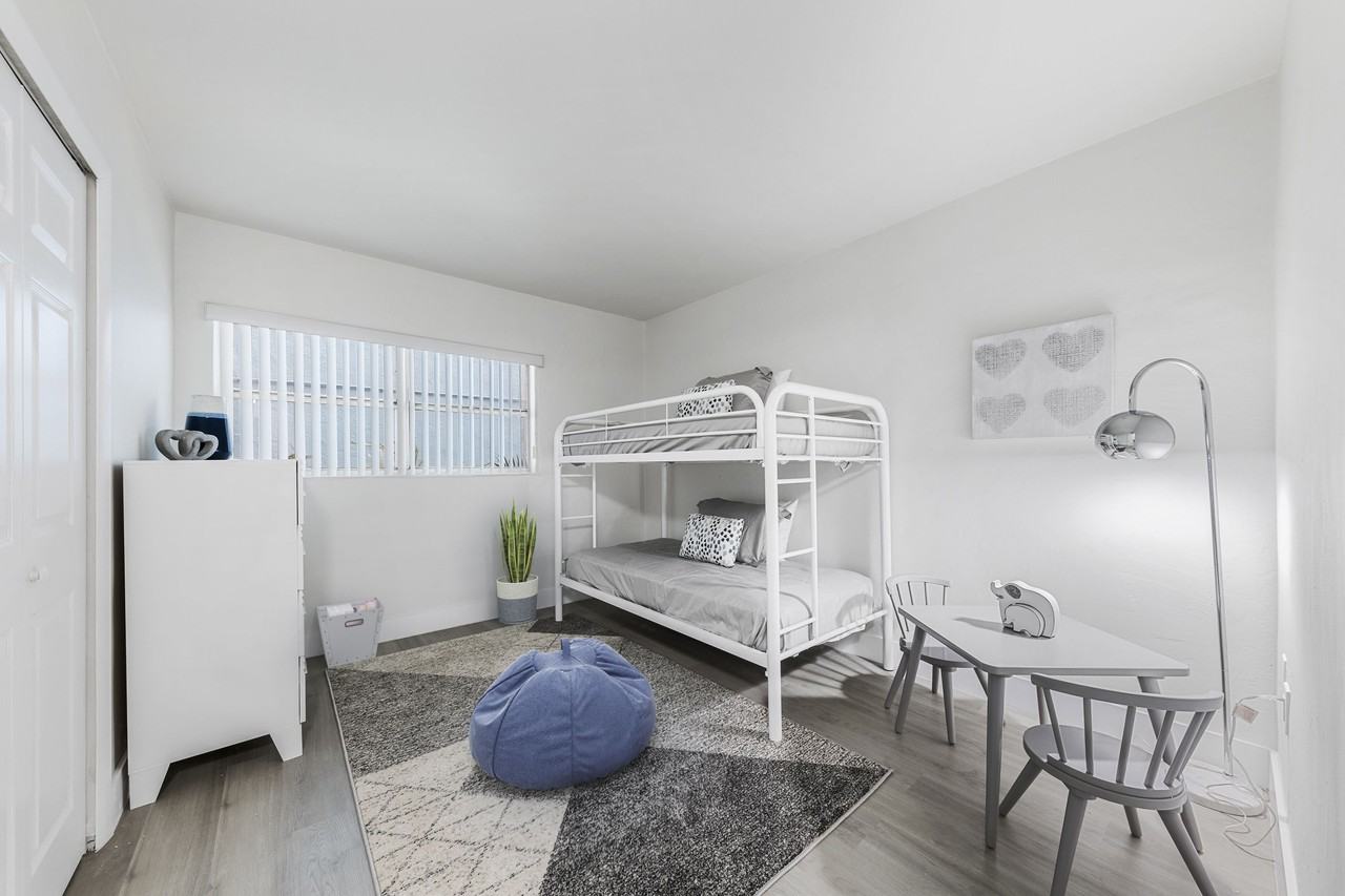 Aciano Hialeah - Photo 5 of 30