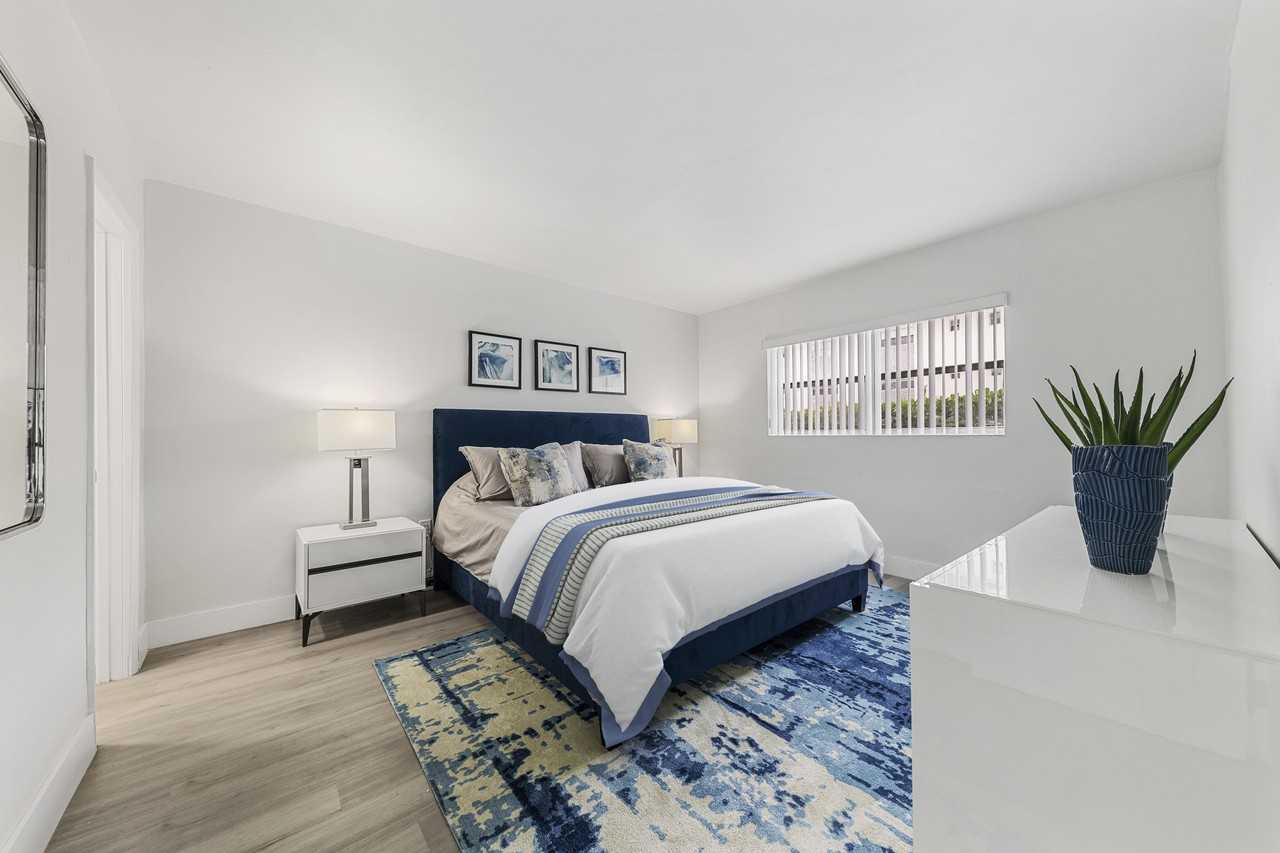 Aciano Hialeah - Photo 6 of 30