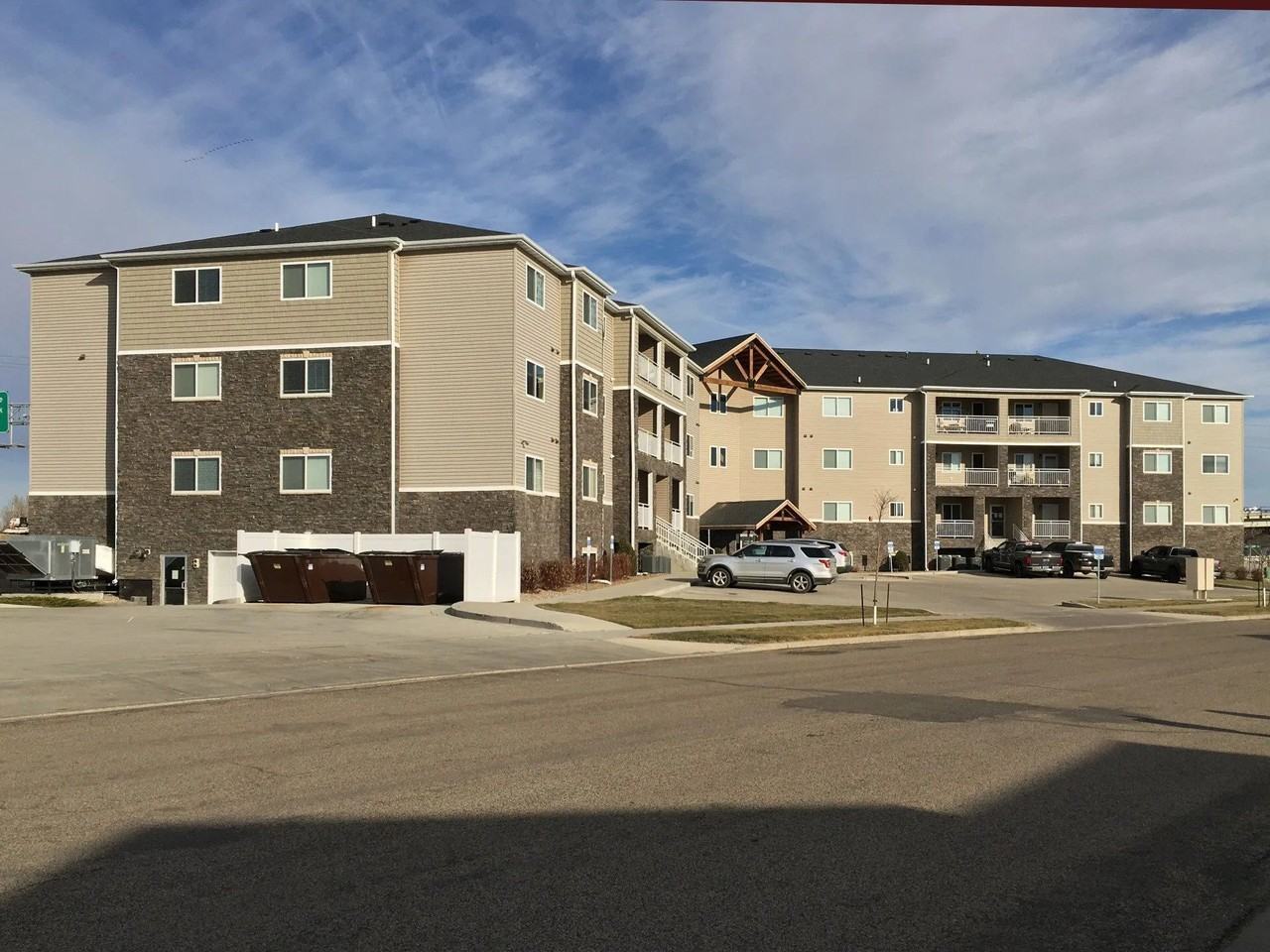 Bridgeview Bay Condos - Photo 3 of 8