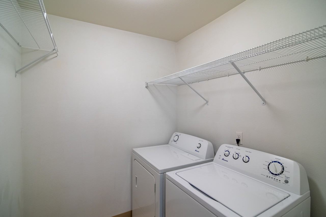 Collins Place Apartments - Photo 3 of 13