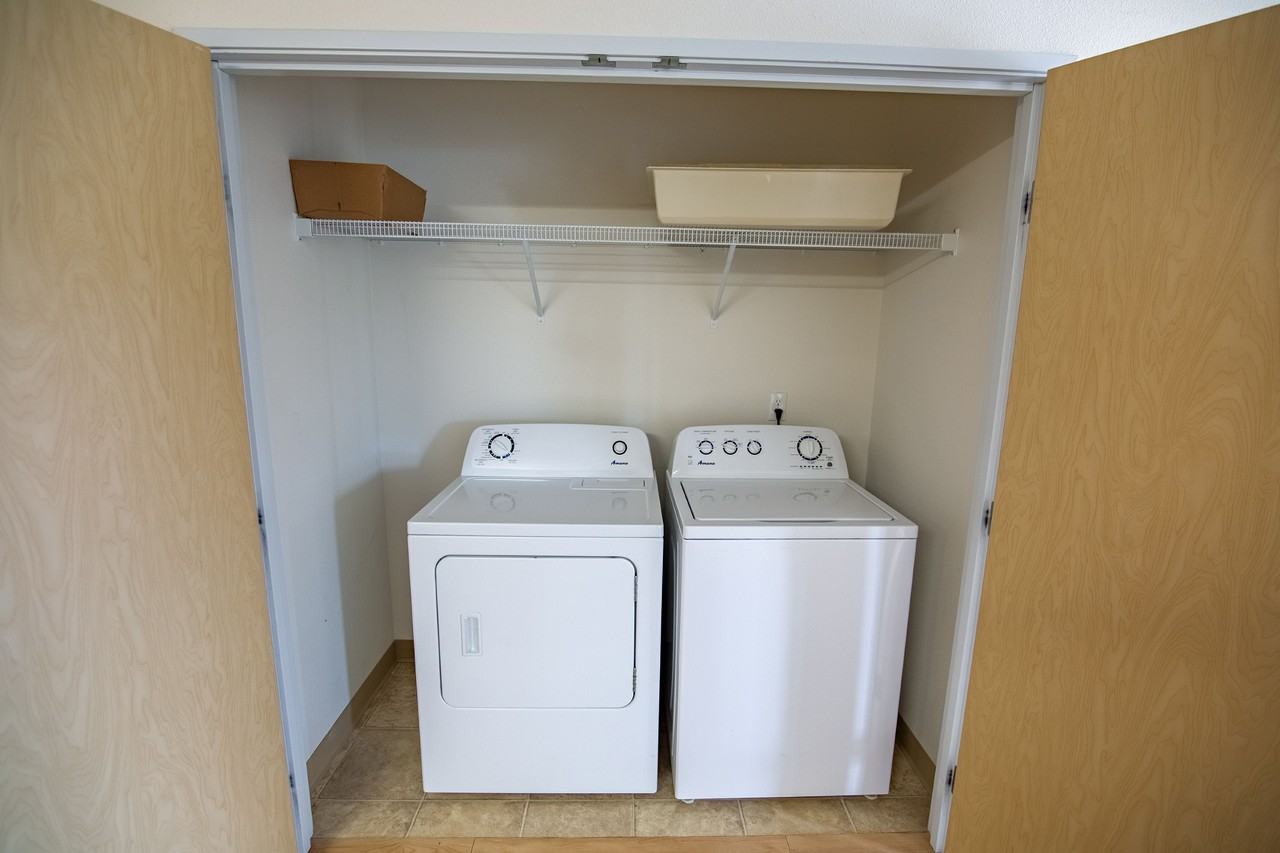 Collins Place Apartments - Photo 4 of 13