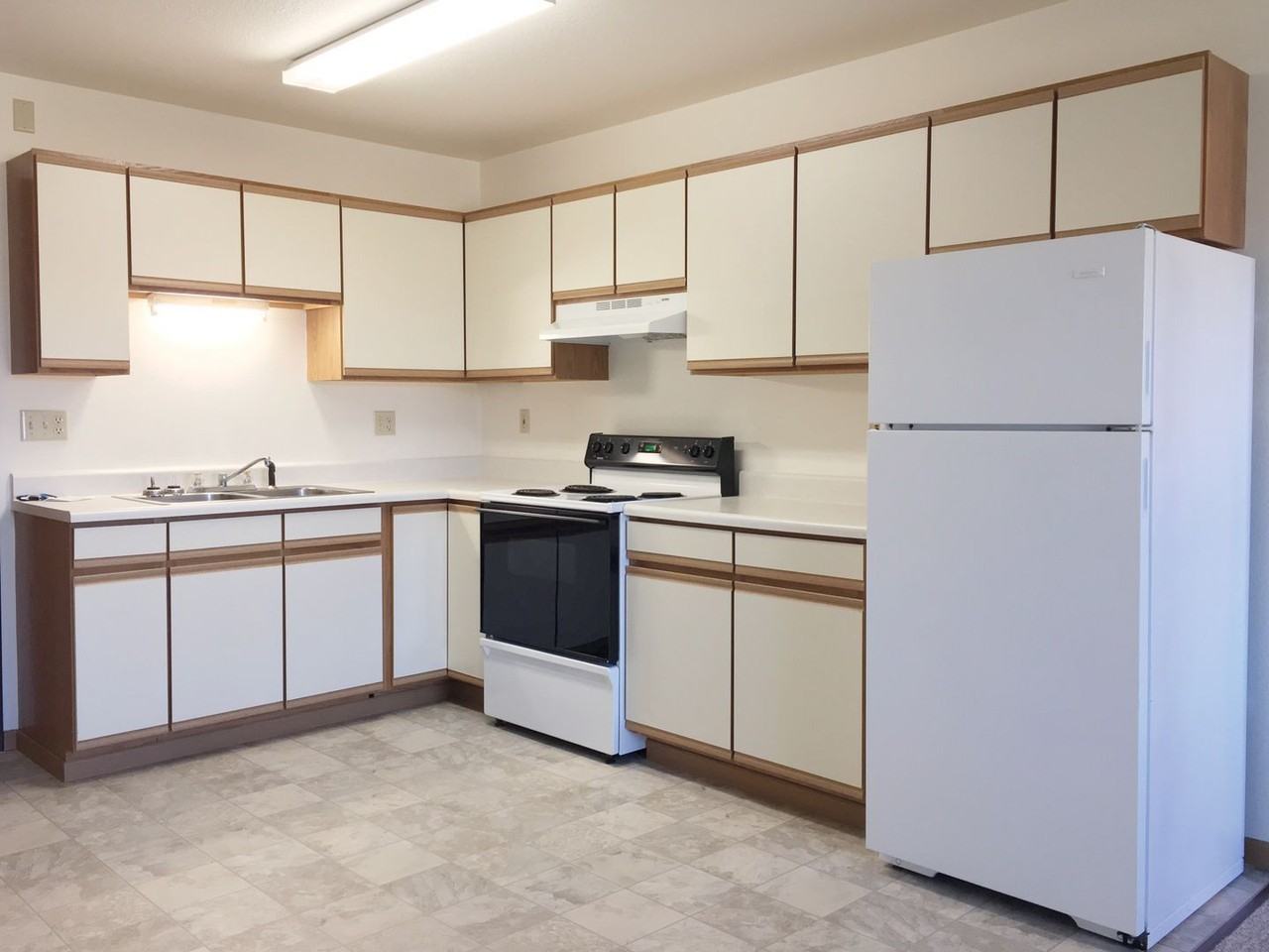 Dakota Terrace Apartments - Photo 7 of 13