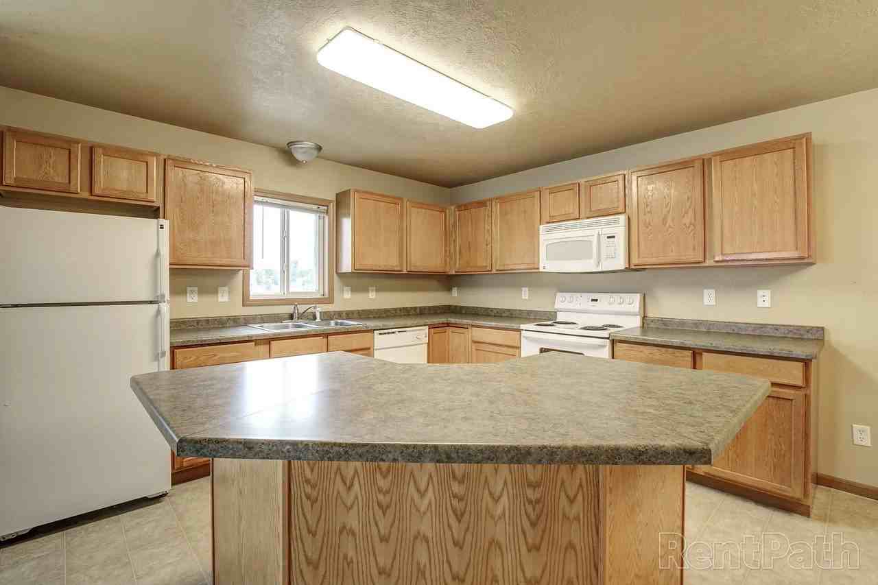 Hawk Pointe Apartments - Photo 3 of 25