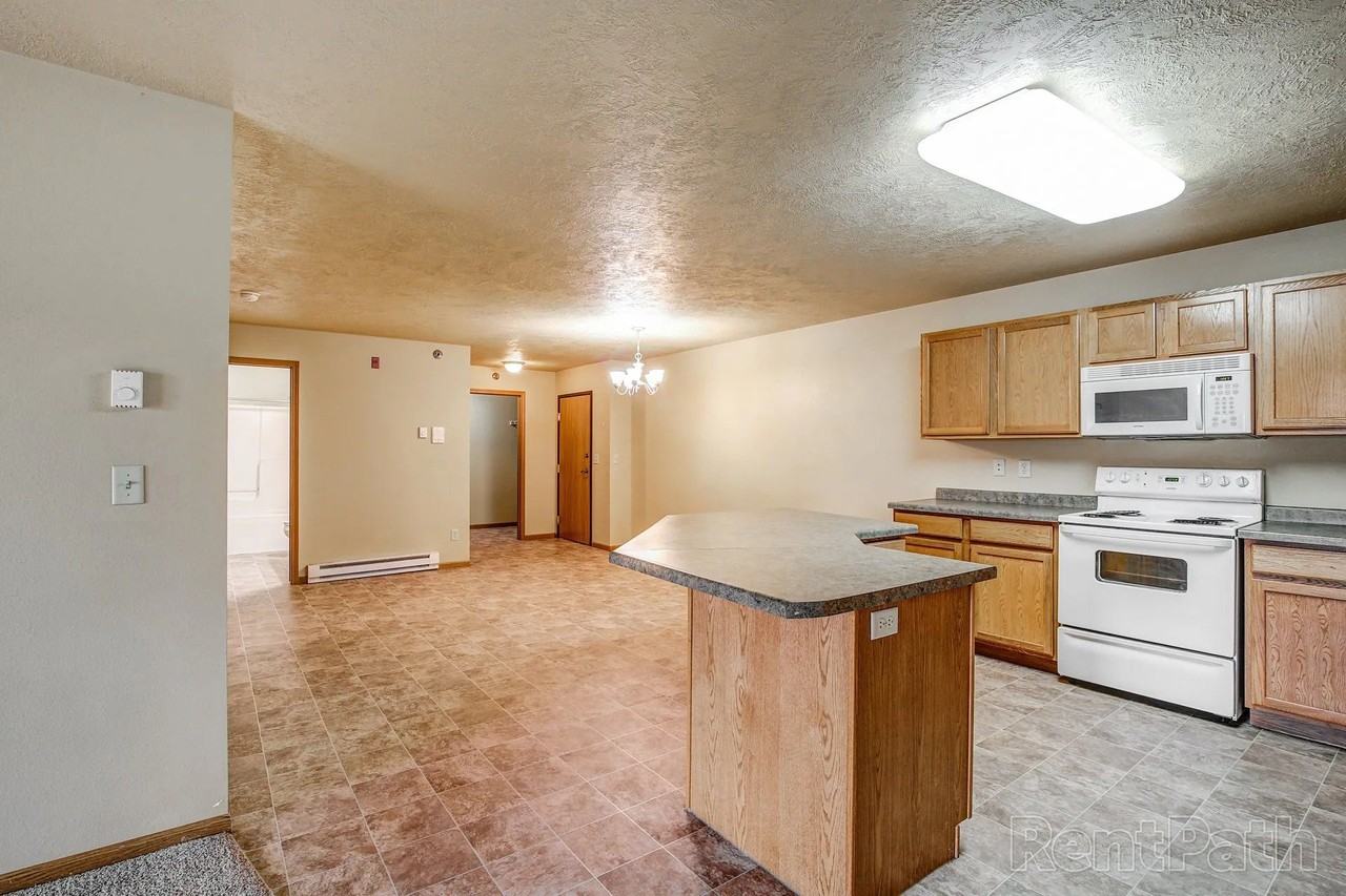 Hawk Pointe Apartments - Photo 7 of 25