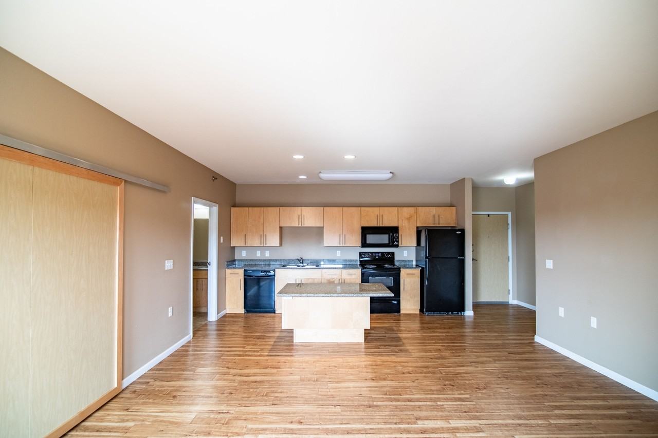 Mandan Place Apartments - Photo 3 of 19