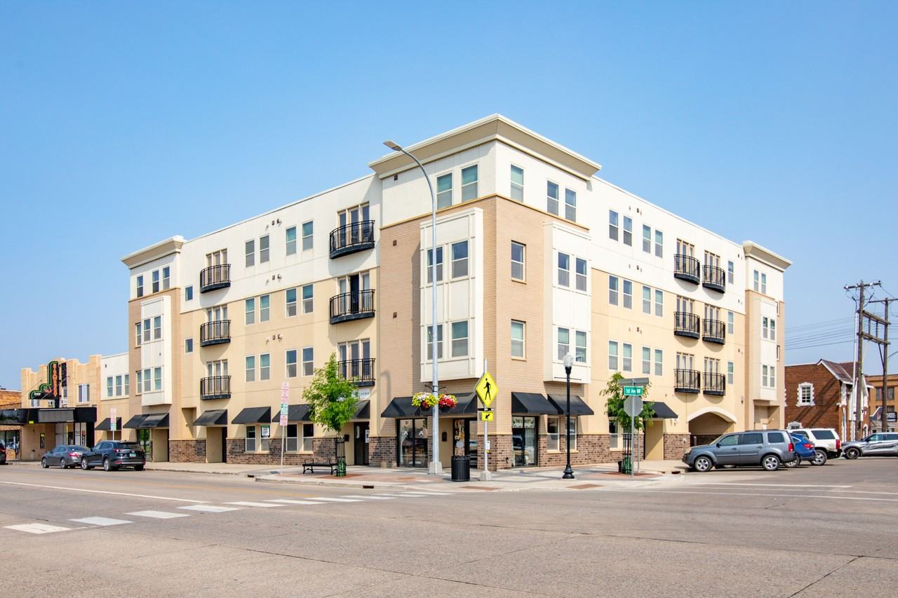 Mandan Place Apartments - Photo 6 of 19