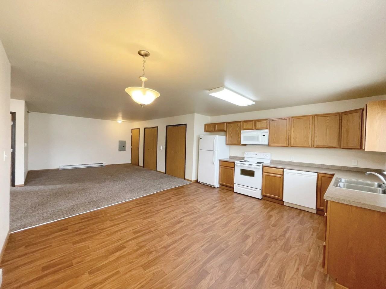 Paramount at the Bluffs Apartments - Photo 6 of 21