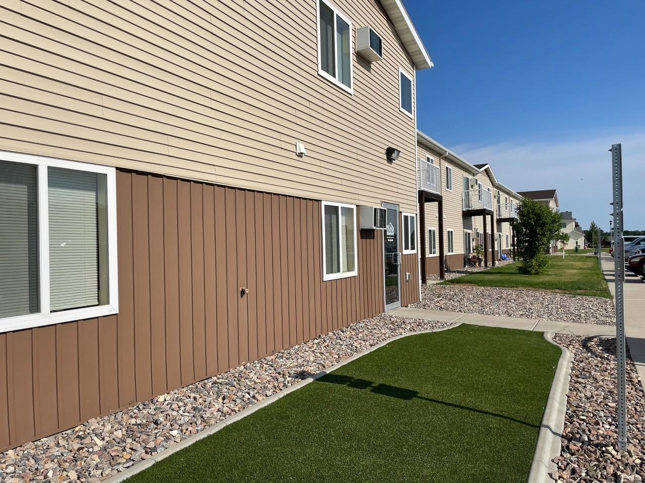 Paramount at the Bluffs Apartments - Photo 6 of 37
