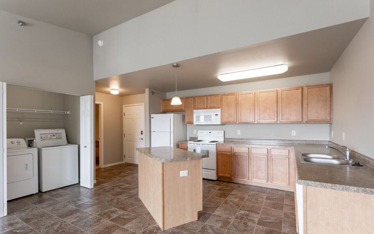 Willow Brooke Lodge - Photo 2 of 25