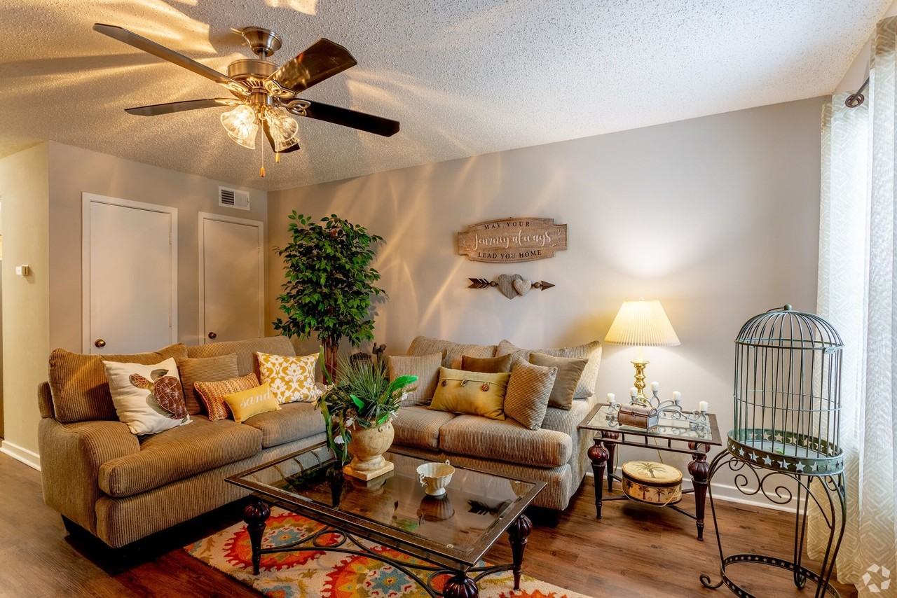 Lake Forest Apartments - Photo 2 of 21