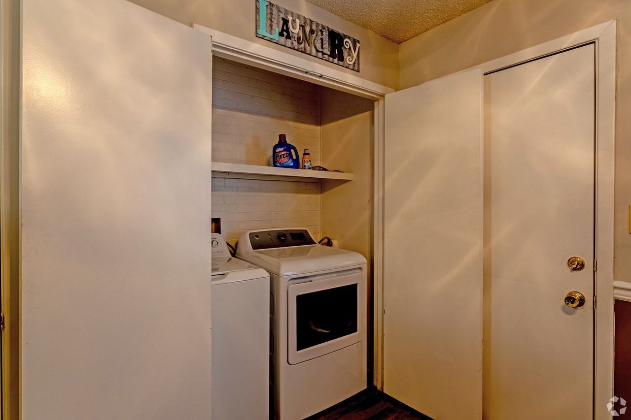 Lake Forest Apartments - Photo 5 of 21