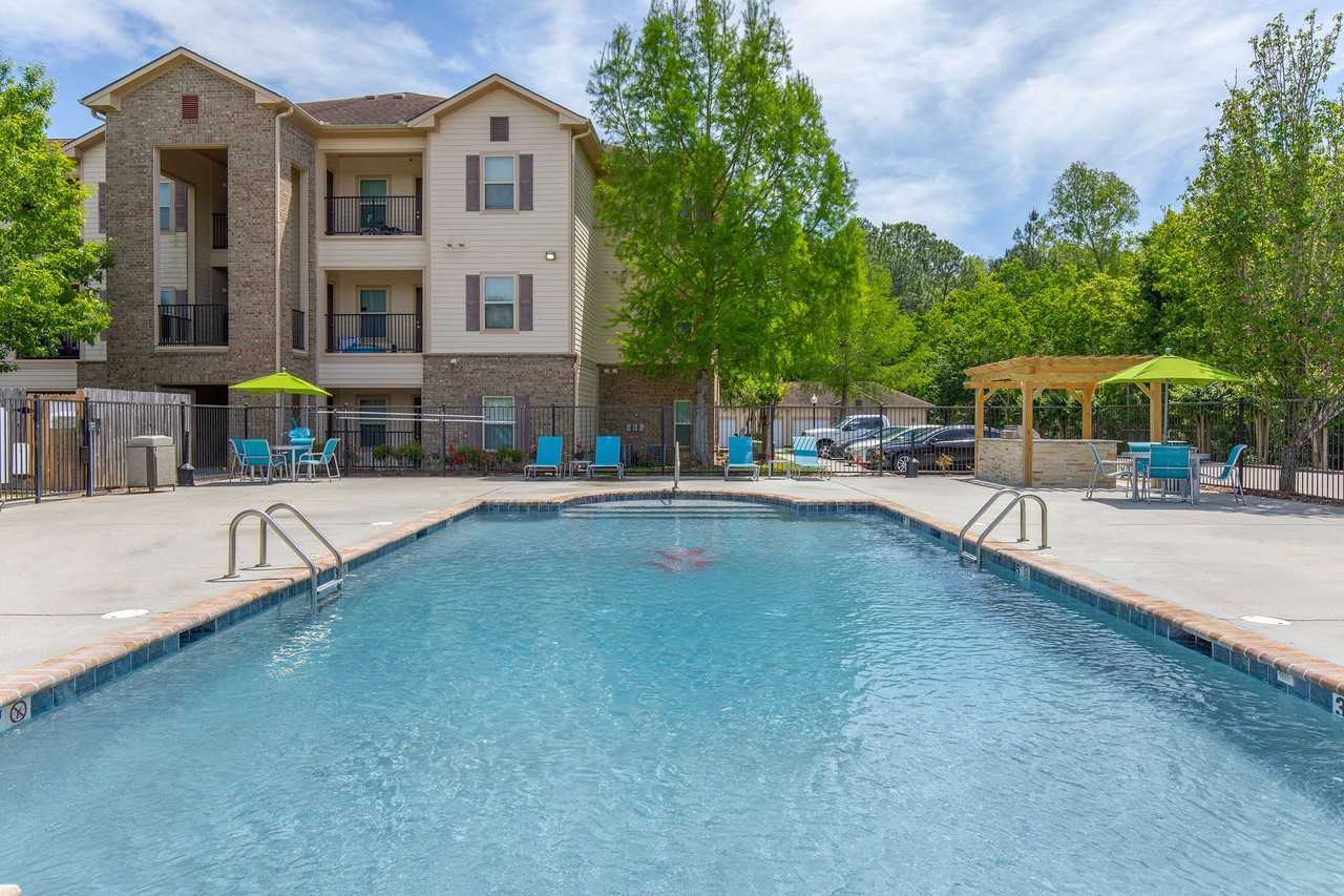 Ocean's 57 Apartments - Photo 7 of 44