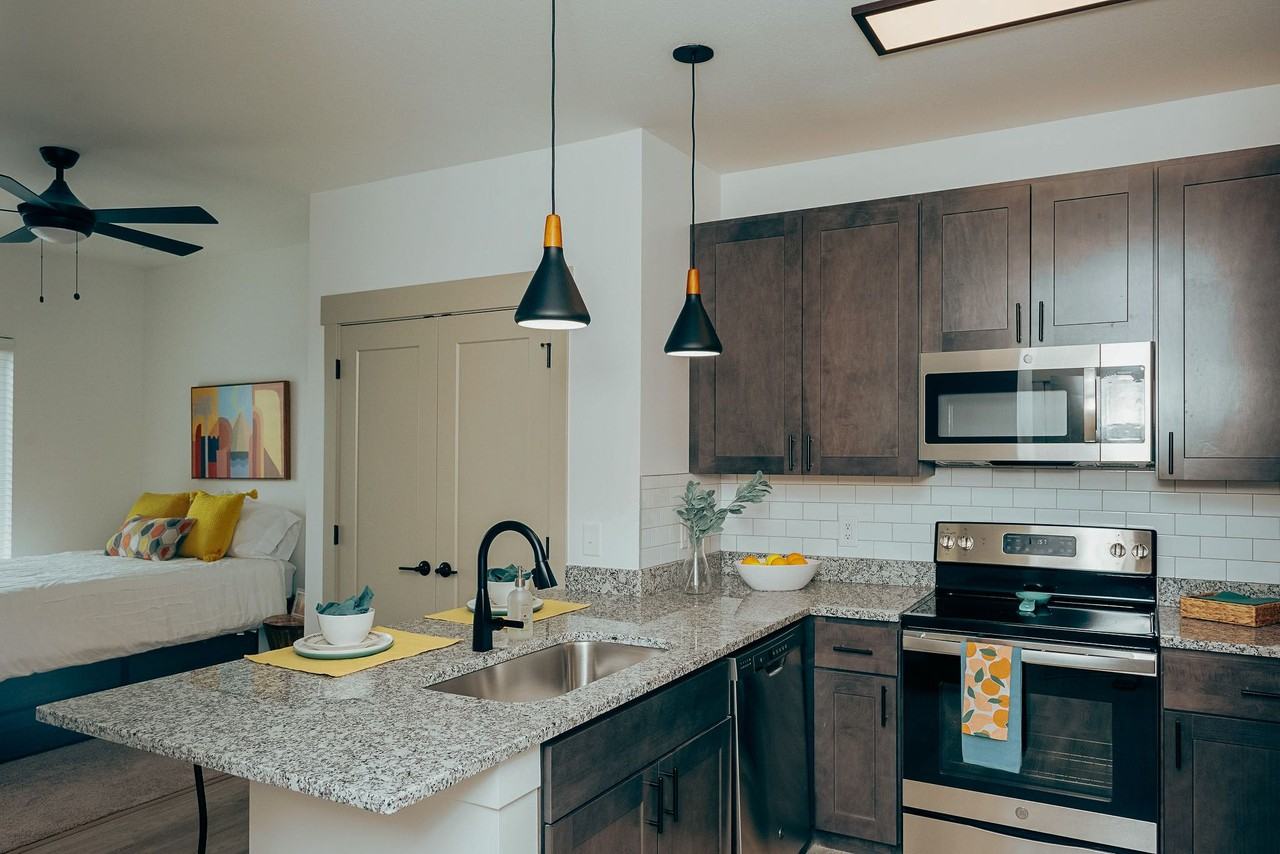 Anvil 38 Apartments - Photo 5 of 25