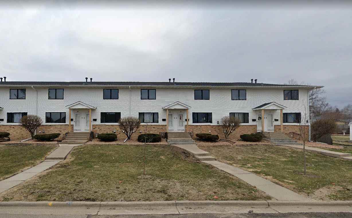 Elmwood Apartments - Photo 2 of 4