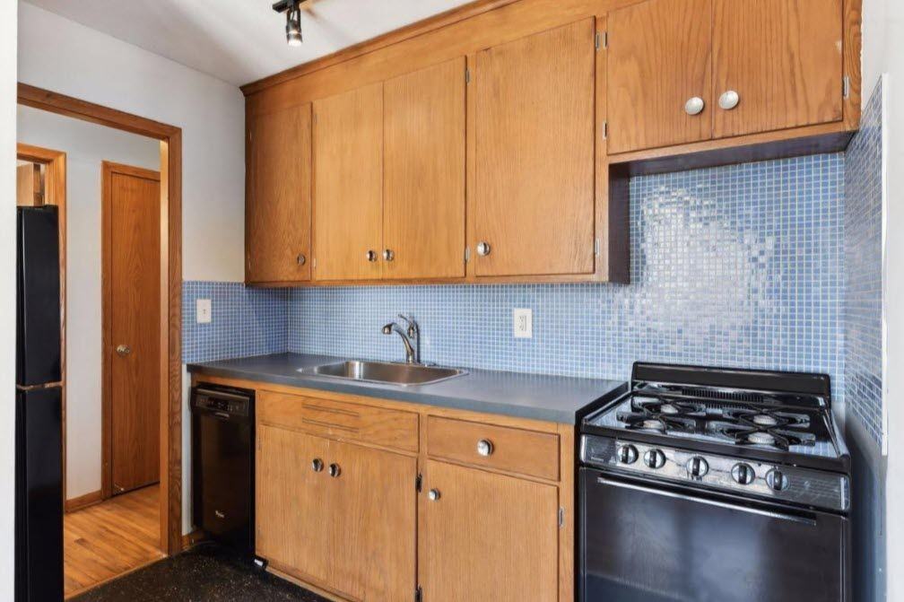 The Coliseum - Photo 5 of 11