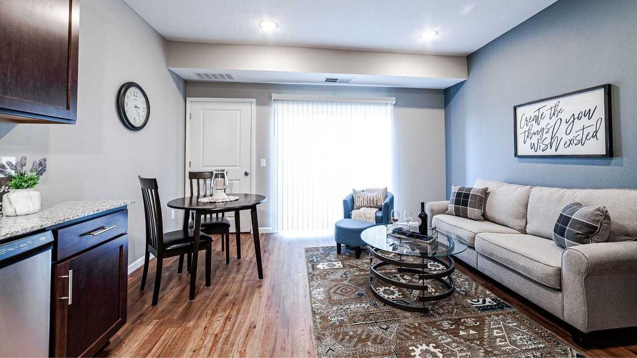 Encore Apartments - Photo 5 of 39