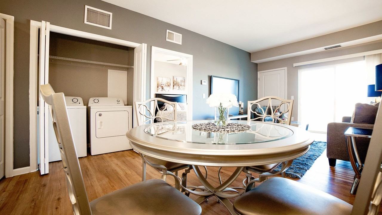 Gateway Green Apartments - Photo 4 of 33