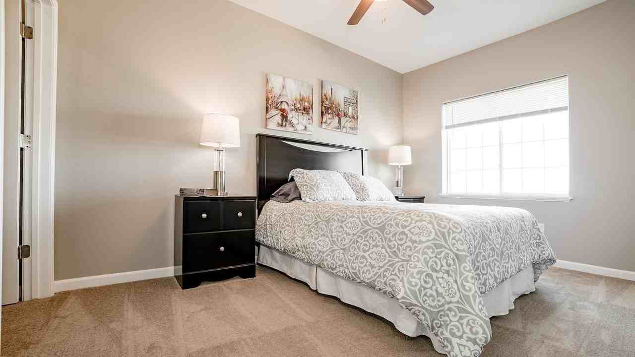 Gateway Green Apartments - Photo 5 of 33